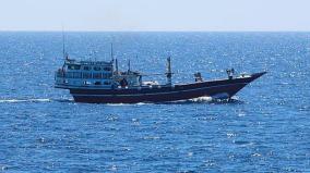 indian-warship-rescues-iranian-fishing-boat-from-somali-pirates