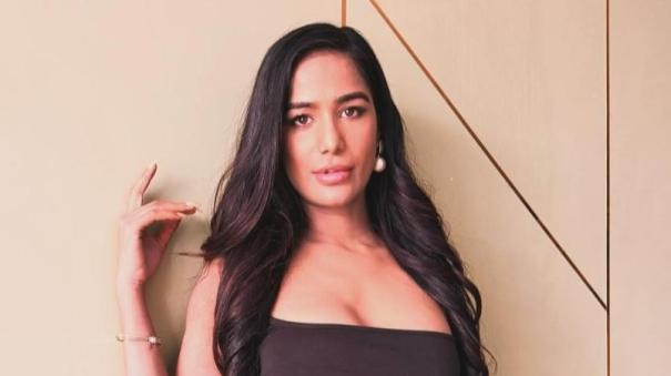 Celebs slams Poonam Pandey for faking her death