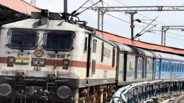 Engine of Yelagiri Express Derailed near Chennai Basin Bridge Yard