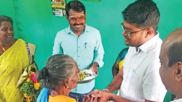 Paramakkudi Old Woman Thanks the Collector for Repairing the House!