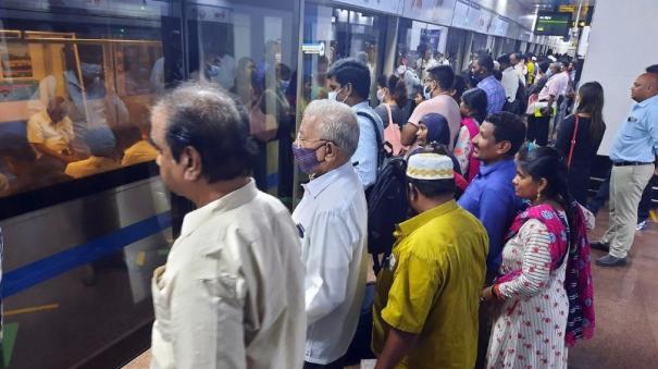 86.15 lakh people traveled in metro trains in February