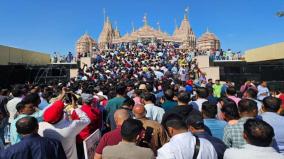 65000-visitors-to-abu-dhabi-hindu-temple-on-first-public-holiday