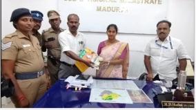 in-madurai-vehicle-inspection-cash-gift-items-firecrackers-seized