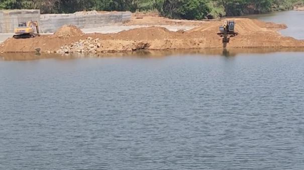 Protest near tiruppur against Bhavani River Prohibition