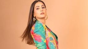 hina-khan-gets-shocked-as-a-beggar-asks-her-to-make-online-payment