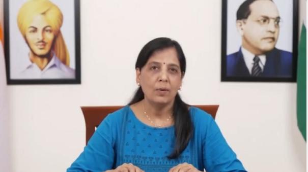 ‘Kejriwal ko Ashirwad’: Wife Sunita announces WhatsApp campaign 