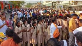 school-students-at-pm-road-show-hc-instructs-police-not-to-take-strict-action