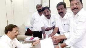 dmk-cash-distribution-in-north-chennai-after-power-cut