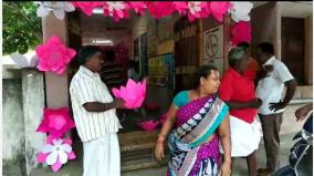 removed-decoration-in-polling-booth-at-puducherry