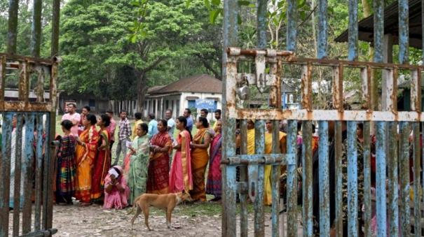 Clashes mar voting in West Bengal