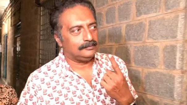 Voted for candidate I believe in: Actor Prakash Raj gets finger inked in Bengaluru