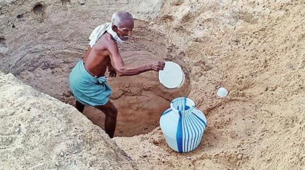 Villagers Dig a Spring on Upparu River near Sivaganga to get Drinking Water