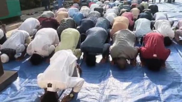 Muslim people perform special prayer for rain at Salem