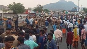 clash-between-two-groups-temple-festival-in-deevattipatti-31-people-arrested