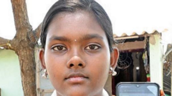Ramanathapuram Student who Wrote the Exam on the Day her Father Dead Scored 487!