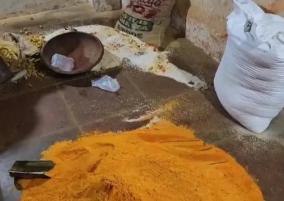 15-tonnes-of-adulterated-spices-seized-in-delhi-3-people-including-owners-arrested