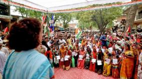 bjp-spreading-falsehood-about-congress-manifesto-says-priyanka-gandhi