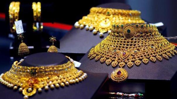 Gold rate comes down a little the day after Akshaya Tritiya