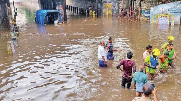 Heat Tempered by Continued Rain: Vehicles Stranded at Several Places on Madurai