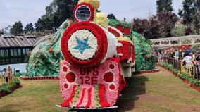 tourists-who-enjoyed-the-ooty-flower-exhibition-even-on-the-rain