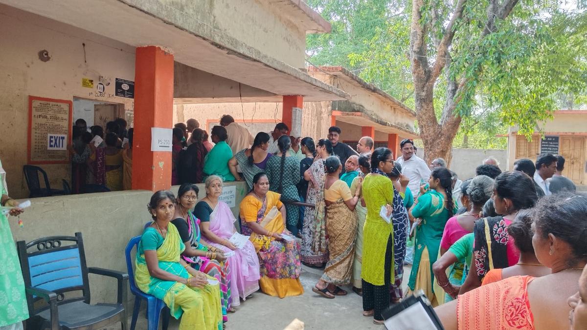  காலை 9 மணி நிலவரம்: 96 தொகுதிகளில் 10.35% வாக்குப்பதிவு – மேற்குவங்கத்தில் அதிகம் | LS Elections 2024 4th phase: 10.35% voter turnout till 9 AM