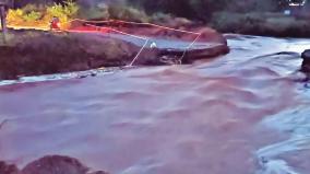 heavy-rains-near-denkanikottai-3-villagers-affected-due-to-temporary-bridge-collapse