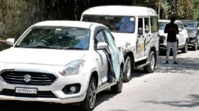 vehicles-encroaching-on-kodaikanal-lake-road-a-nuisance-to-tourists