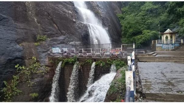 Continued rain in Tenkasi: bathing in Courtallam falls prohibited gain