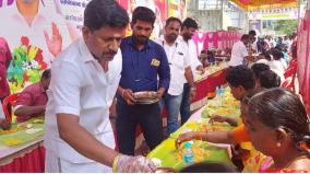 world-hunger-day-actor-vijay-s-party-gave-food-to-the-poor-in-all-234-constituencies