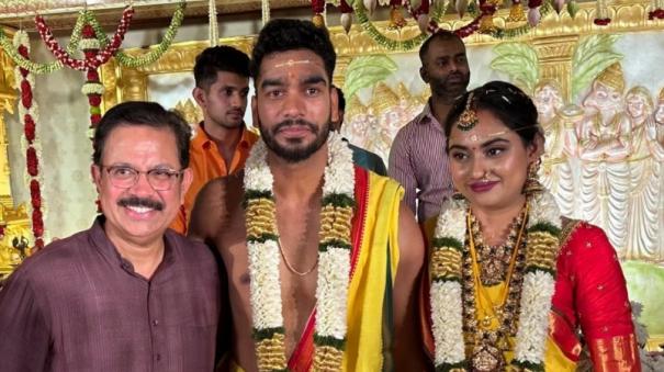 KKR Player Venkatesh Iyer Gets Married: Holds Hands With Girlfriend