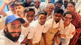 ranveer-singh-deepika-padukone-cheerful-selfie-with-restaurant-staff