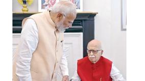 pm-modi-took-blessings-from-advani