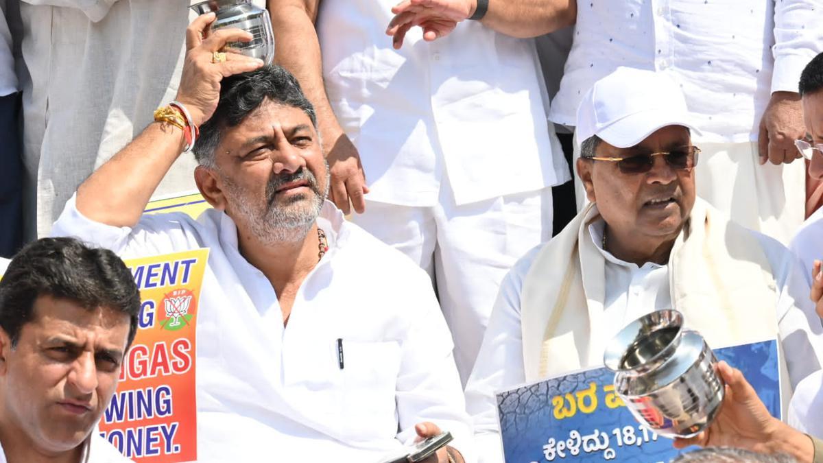 துணை முதல்வர் பதவி கேட்டு 3 பேர் போர்க்கொடி: கர்நாடக முதல்வர்  சித்தராமையாவுக்கு கடும் நெருக்கடி | 3 people fight for Deputy cm asks  Karnataka cm Siddaramaiah - hindutamil.in