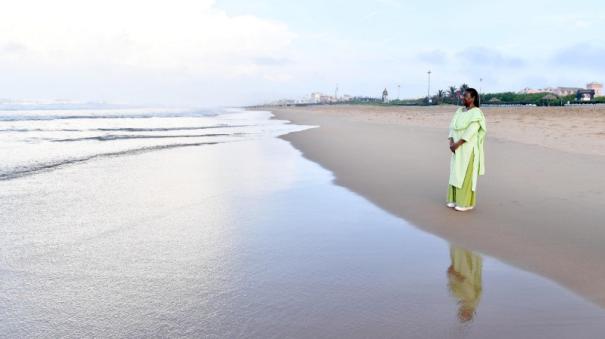 President Murmu takes a stroll on beach in Puri, highlights need for environmental conservation