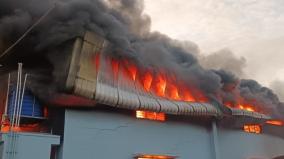 sudden-fire-broke-out-on-old-banian-waste-godown-near-palladam