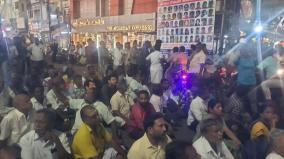 chidambaram-jewelers-blocked-road-condemns-police