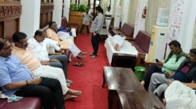 mlas-dharna-in-assembly-against-karnataka-cm