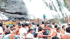 gentle-breeze-the-gushing-water-the-season-of-wedding-on-courtallam