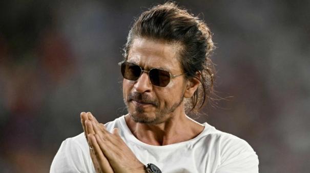 Shah Rukh Khan is going to America for treatment