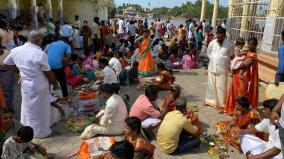 thanjavur-tiruvaiyaru-aadiperku-festival-excitement-many-women-worship-at-water-bodies