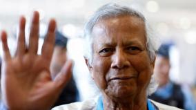 muhammad-yunus-visits-dhakeshwari-temple-amid-attacks-on-hindus-in-bangladesh