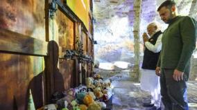 pm-modi-and-president-zelenskyy-pay-tribute-to-the-memory-of-children-at-the-martyrologist-exposition