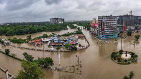 rains-claim-9-more-lives-in-gujarat-flood-like-situation-in-many-areas-pm-holds-talks-with-cm