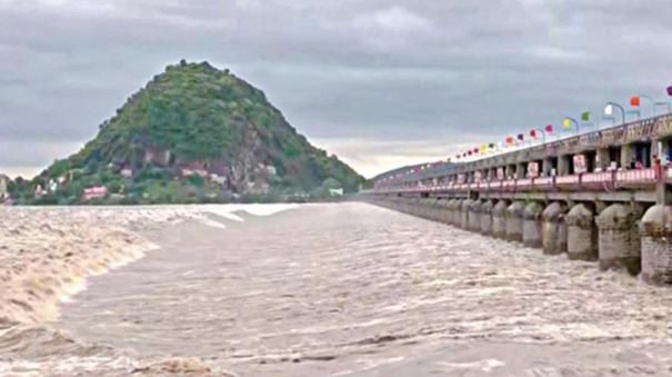 heavy rain in andhra, telangana