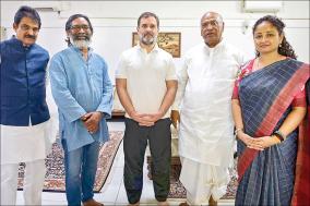 hemant-soren-meets-kharge-rahul-gandhi-in-delhi-discusses-assembly-poll-strategy