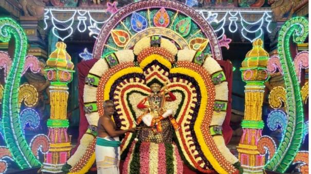 Public darshan at Manakula Vinayagar Temple on the occasion of Vinayagar Chaturthi