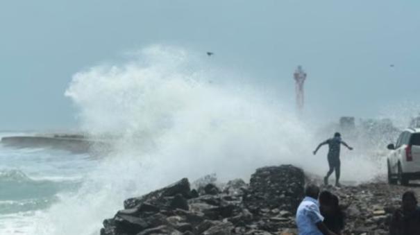 Incident Continues Due to Rough Seas on Kanyakumari - One More Boat Dragged Away by Wave!