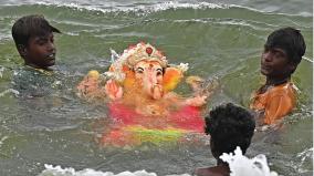 people-who-worshiped-lord-ganesha-idols-in-their-houses-were-dissolved-in-the-sea