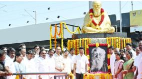 chief-minister-stalin-paid-tribute-to-periyars-statue-in-chennai