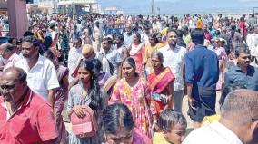 pilgrims-crowded-at-palani